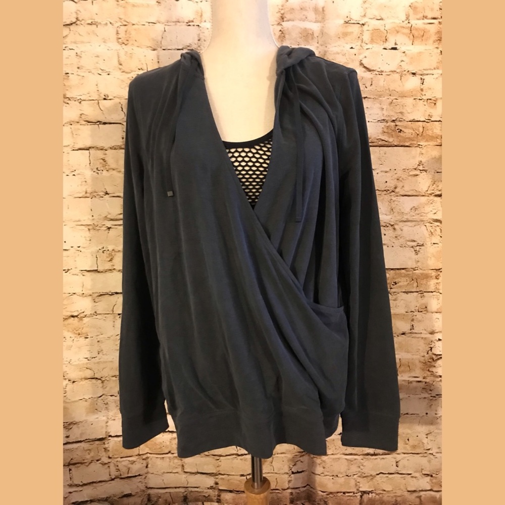 NWT Victoria’s Secret Sport Hooded Cover Top